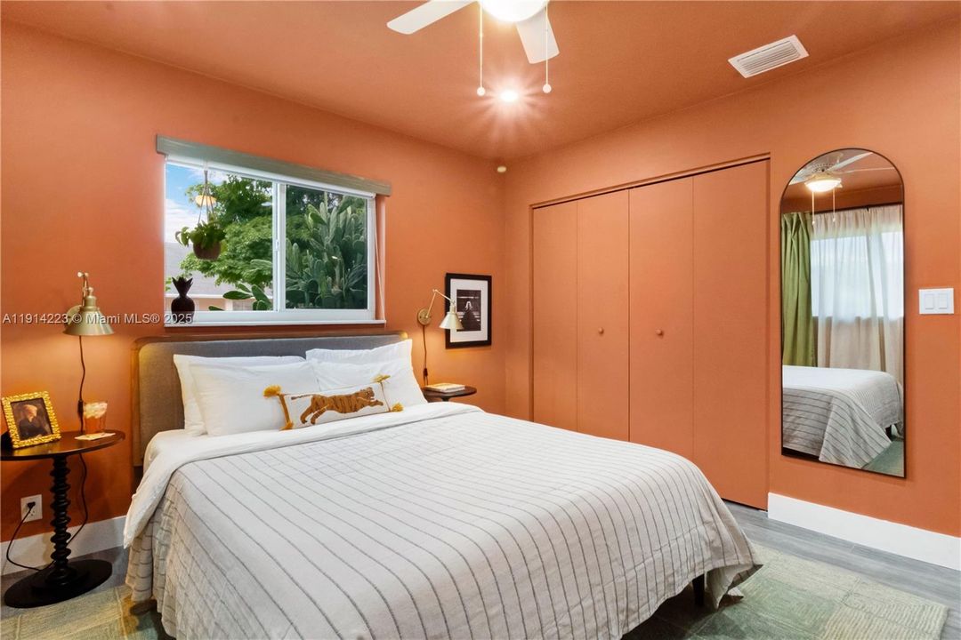 En Venta: $799,000 (4 camas, 3 baños, 1614 Pies cuadrados)