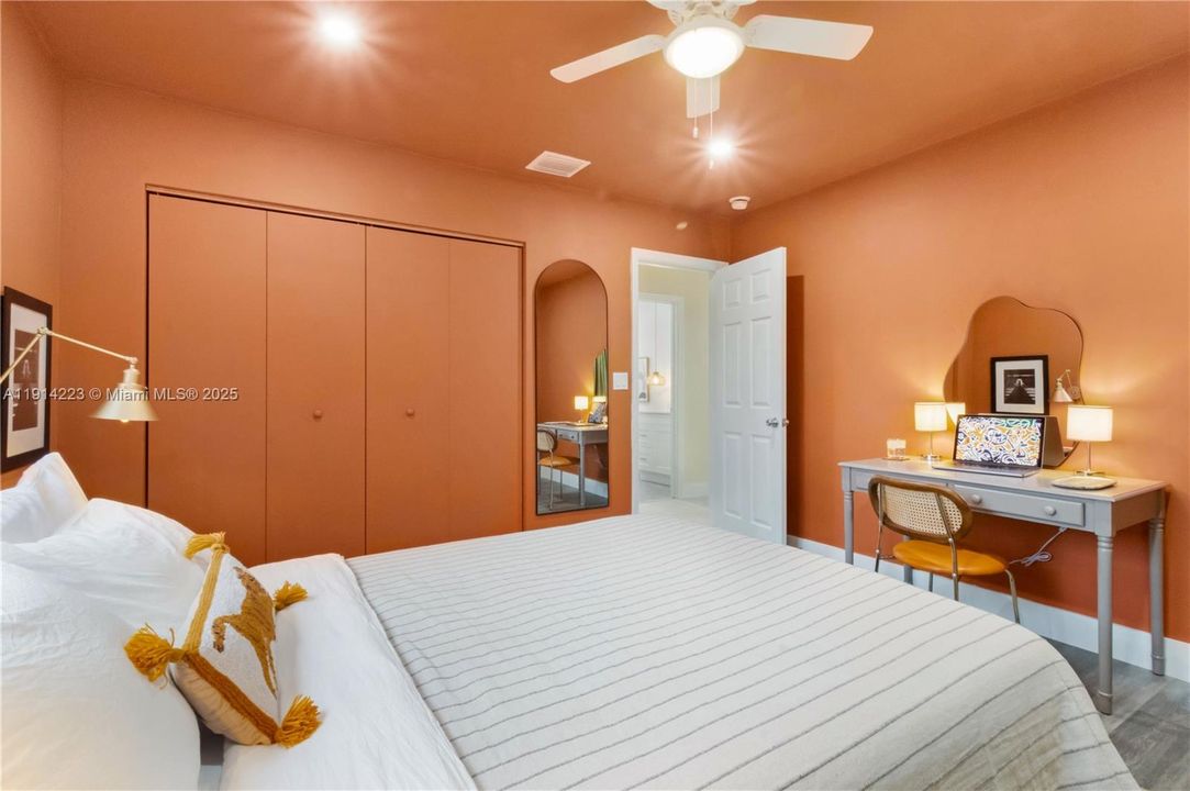 En Venta: $799,000 (4 camas, 3 baños, 1614 Pies cuadrados)