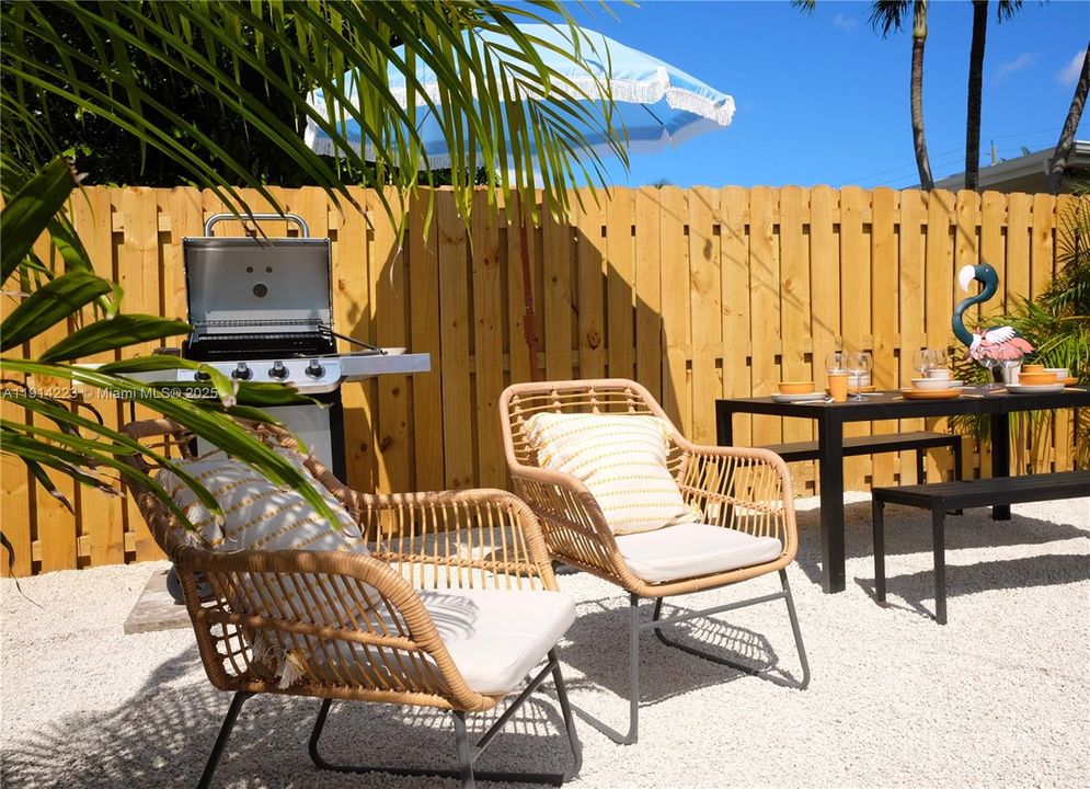 En Venta: $799,000 (4 camas, 3 baños, 1614 Pies cuadrados)