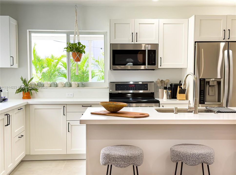 En Venta: $799,000 (4 camas, 3 baños, 1614 Pies cuadrados)