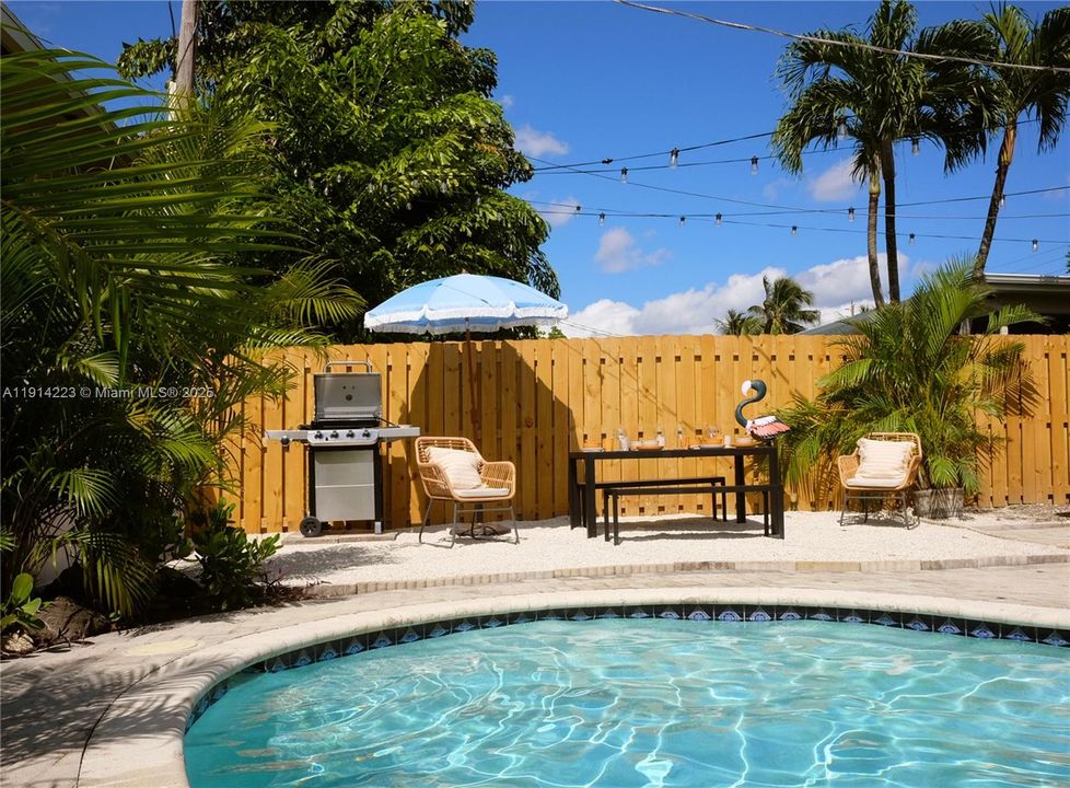 En Venta: $799,000 (4 camas, 3 baños, 1614 Pies cuadrados)