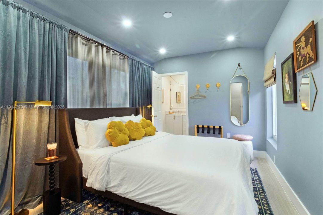 En Venta: $799,000 (4 camas, 3 baños, 1614 Pies cuadrados)