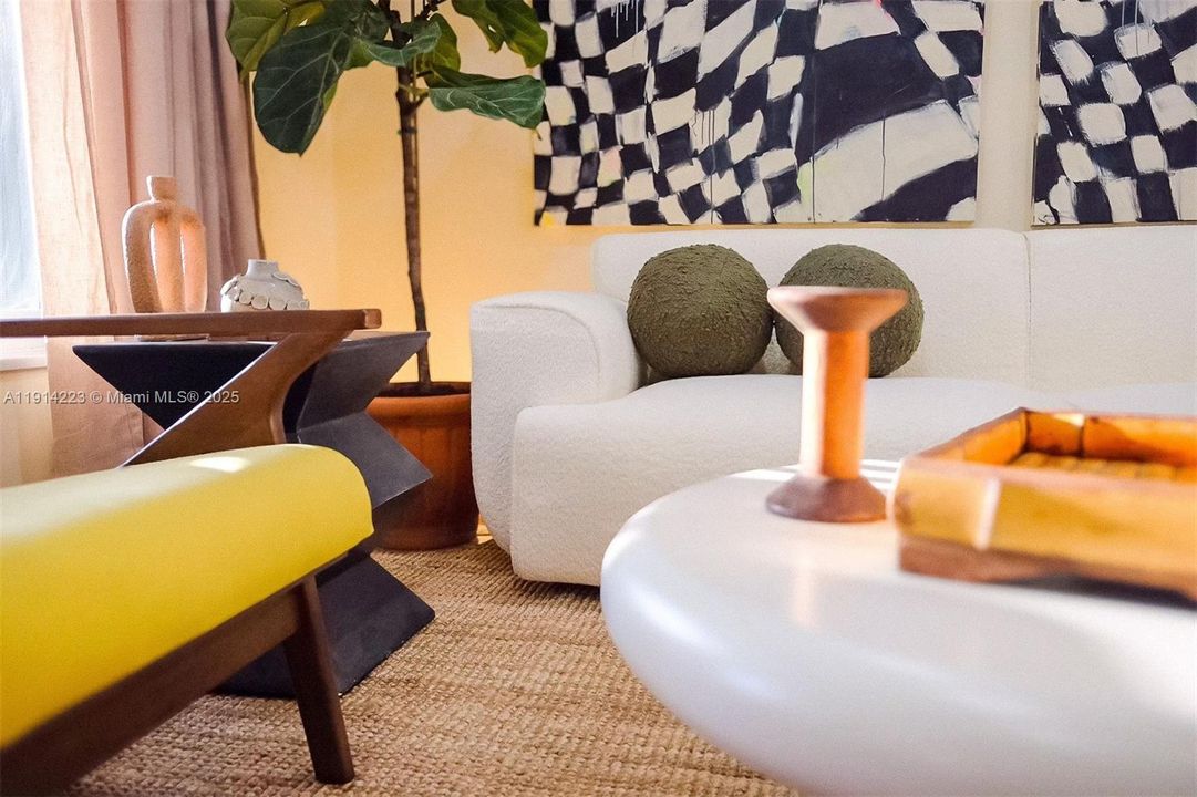 En Venta: $799,000 (4 camas, 3 baños, 1614 Pies cuadrados)