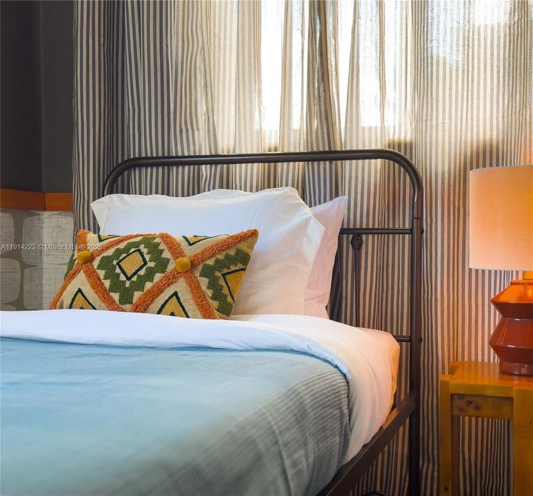 En Venta: $799,000 (4 camas, 3 baños, 1614 Pies cuadrados)