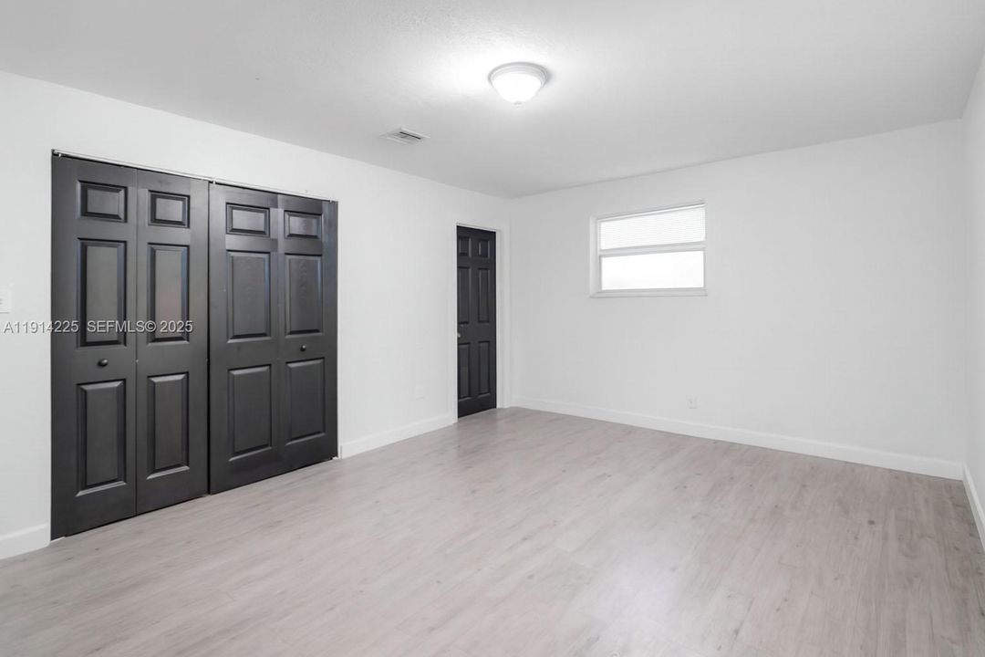 For Sale: $399,999 (3 beds, 2 baths, 1708 Square Feet)