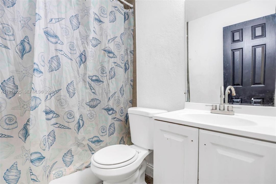 For Sale: $399,999 (3 beds, 2 baths, 1708 Square Feet)