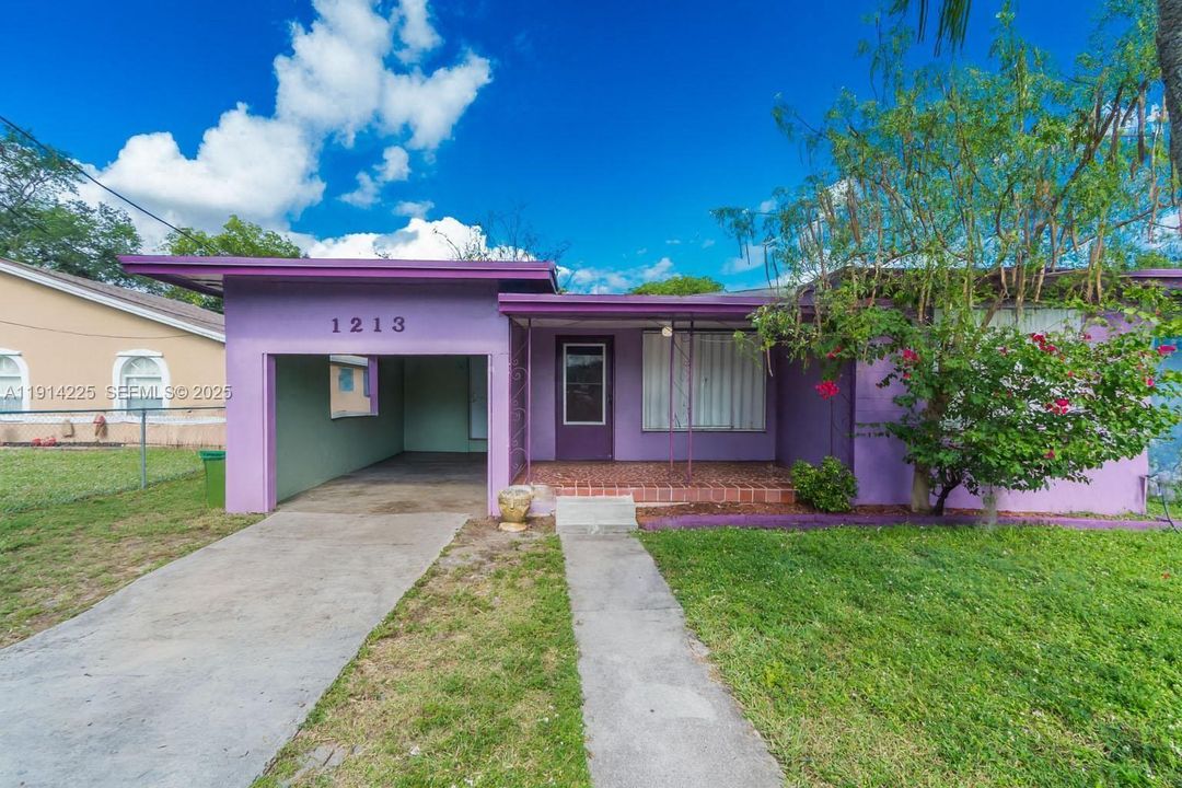 For Sale: $399,999 (3 beds, 2 baths, 1708 Square Feet)