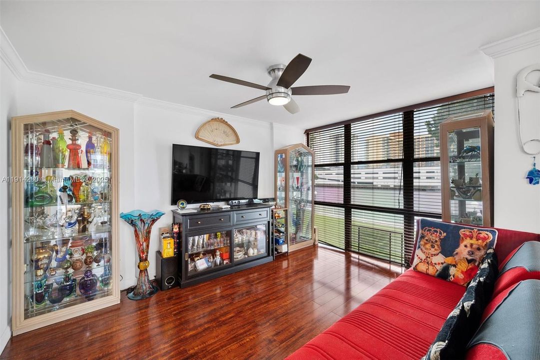 На продажу: $449,000 (2 спален, 2 ванн, 1430 Квадратных фут)