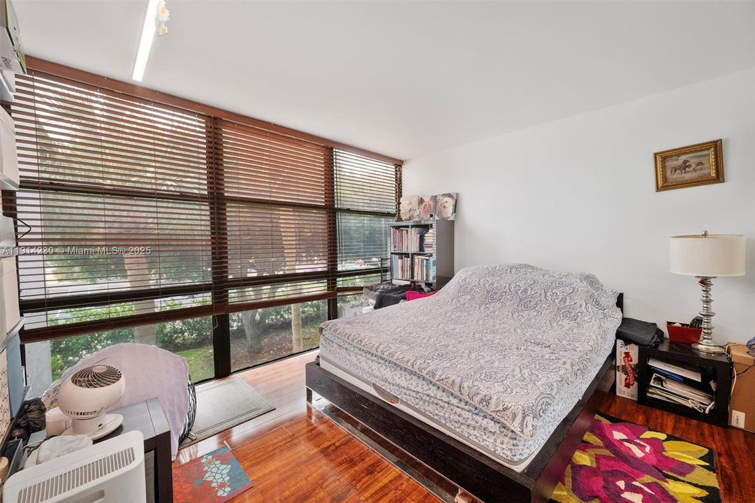 На продажу: $449,000 (2 спален, 2 ванн, 1430 Квадратных фут)