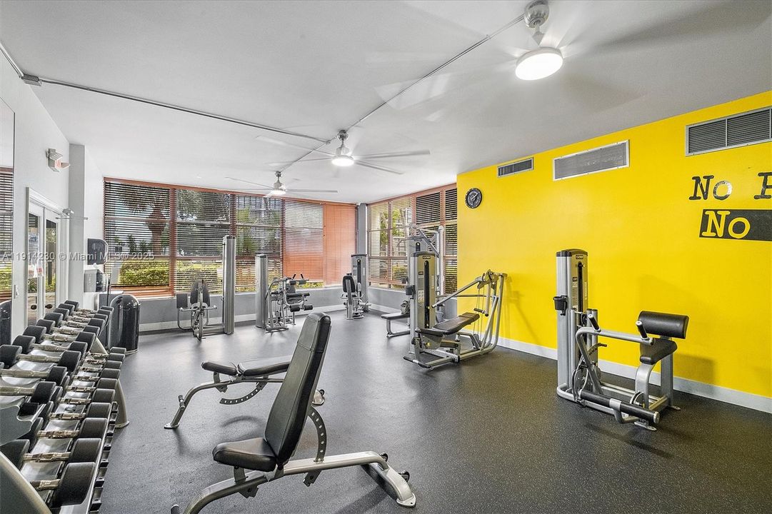 На продажу: $449,000 (2 спален, 2 ванн, 1430 Квадратных фут)