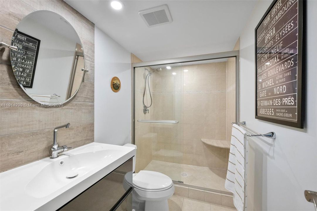 На продажу: $449,000 (2 спален, 2 ванн, 1430 Квадратных фут)