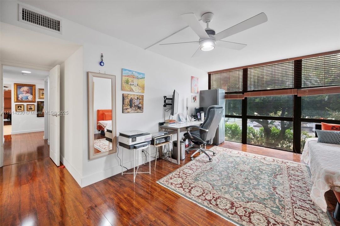 На продажу: $449,000 (2 спален, 2 ванн, 1430 Квадратных фут)