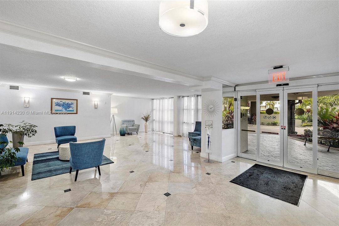 На продажу: $449,000 (2 спален, 2 ванн, 1430 Квадратных фут)