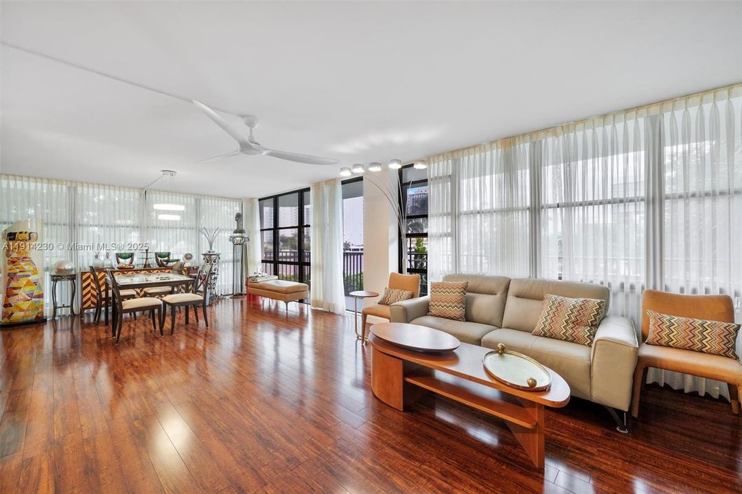 На продажу: $449,000 (2 спален, 2 ванн, 1430 Квадратных фут)