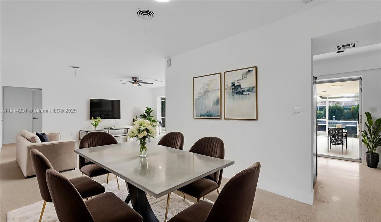 待售: $848,900 (3 贝兹, 2 浴室, 1688 平方英尺)