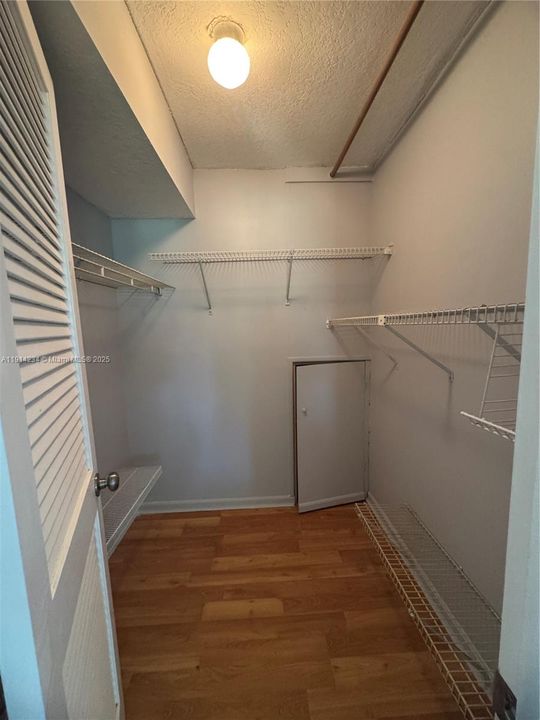 En Renta: $1,500 (1 camas, 1 baños, 900 Pies cuadrados)