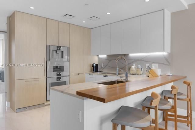 На продажу: $3,490,000 (2 спален, 2 ванн, 1447 Квадратных фут)