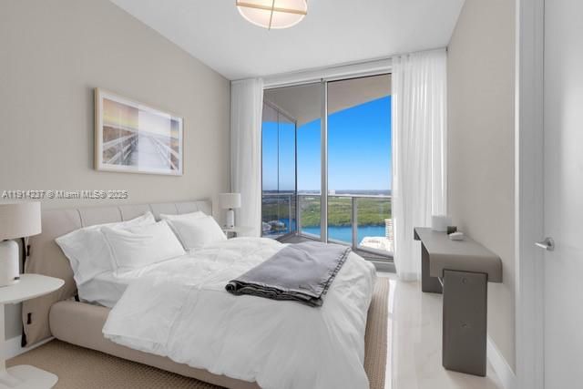 На продажу: $3,490,000 (2 спален, 2 ванн, 1447 Квадратных фут)