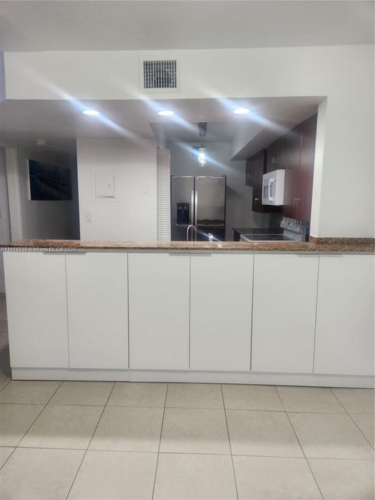 Недавно арендовано: $2,250 (2 спален, 2 ванн, 1106 Квадратных фут)