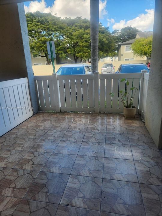 Недавно арендовано: $2,250 (2 спален, 2 ванн, 1106 Квадратных фут)