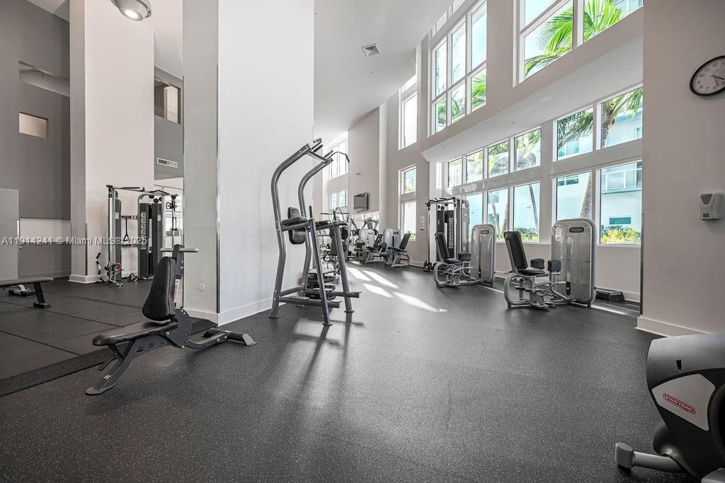 На продажу: $895,000 (2 спален, 2 ванн, 1380 Квадратных фут)