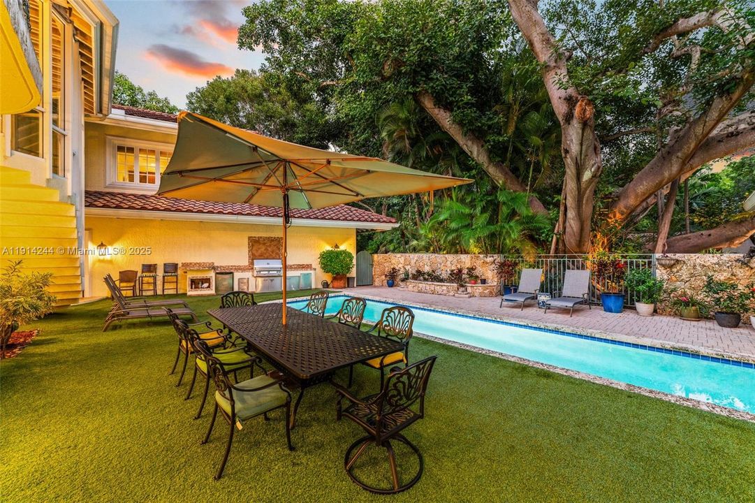 For Sale: $7,800,000 (3 beds, 4 baths, 4040 Square Feet)