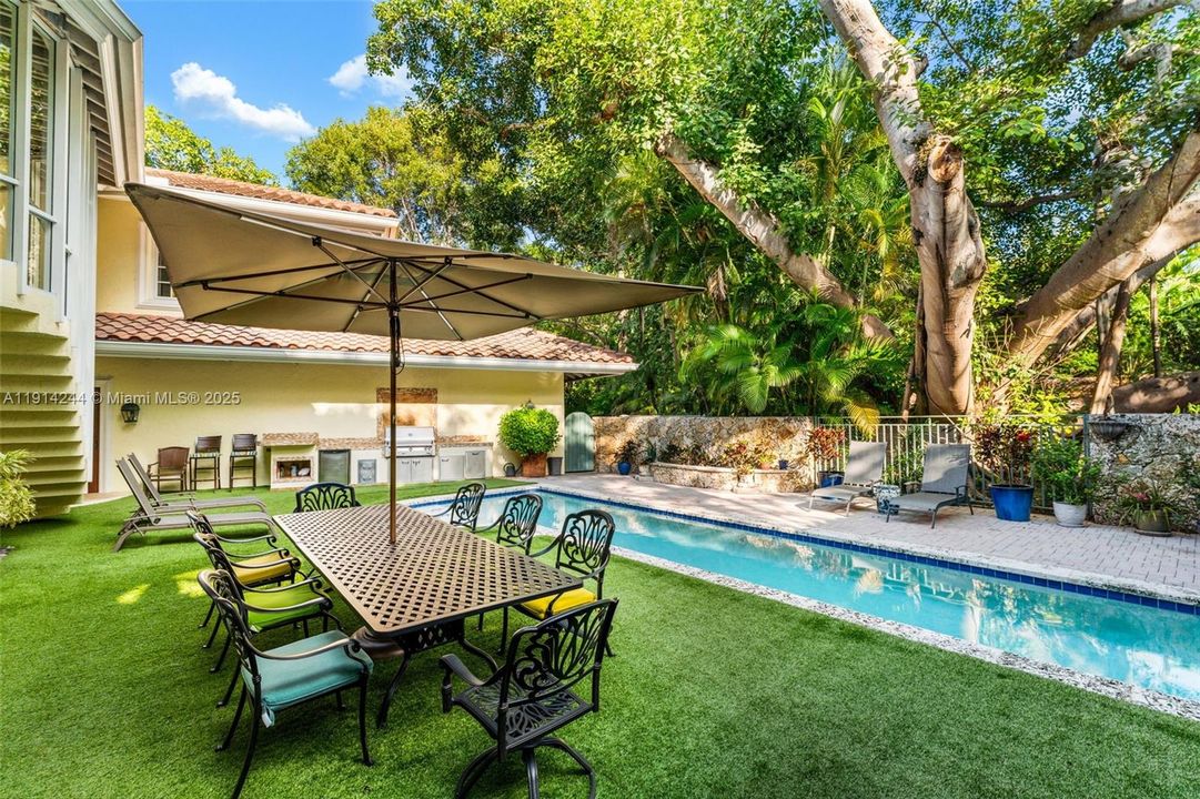 For Sale: $7,800,000 (3 beds, 4 baths, 4040 Square Feet)