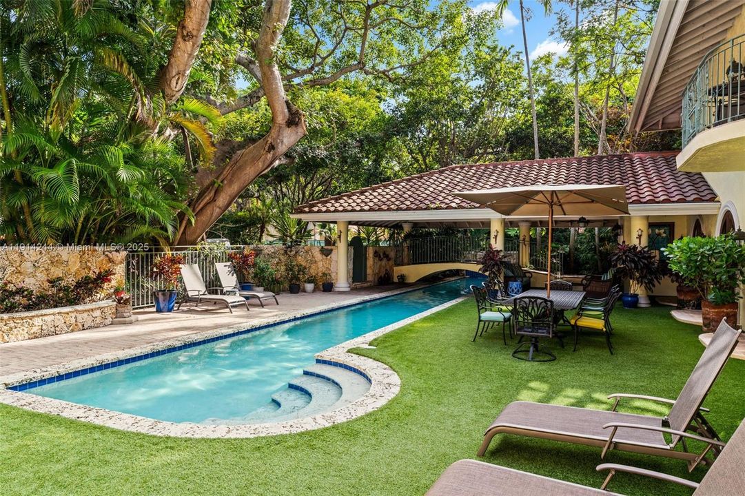 For Sale: $7,800,000 (3 beds, 4 baths, 4040 Square Feet)