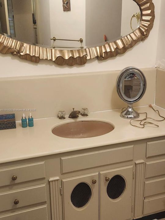 待售: $2,500,000 (5 贝兹, 5 浴室, 4177 平方英尺)