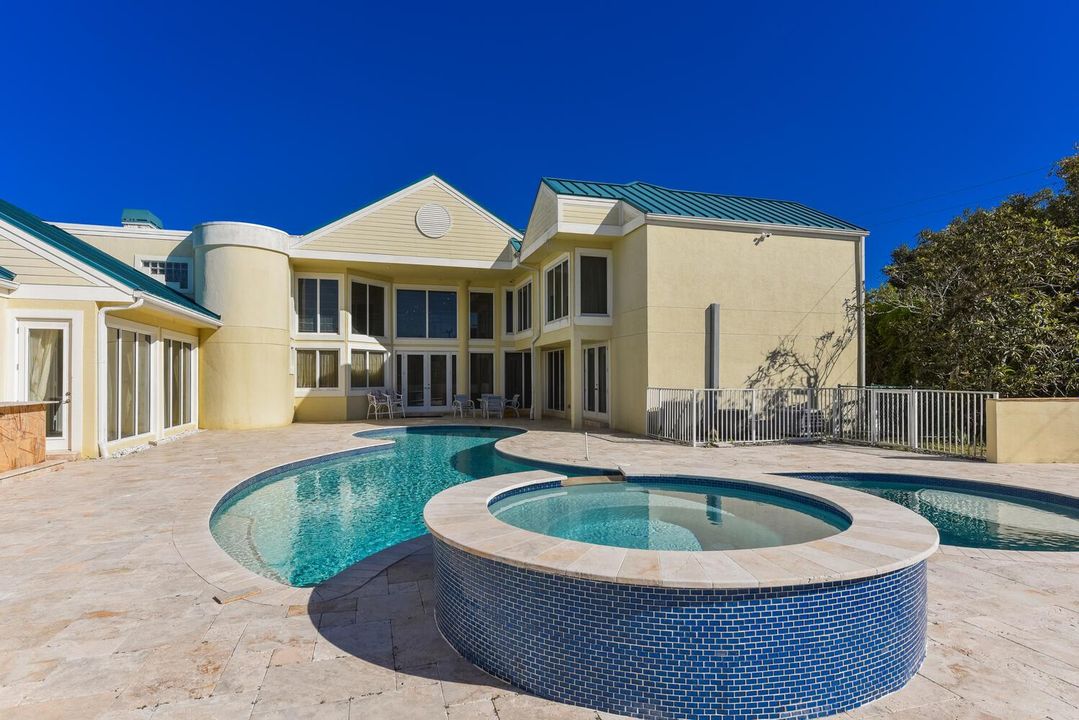 3343 S Indian River Dr Fort-large-046-02