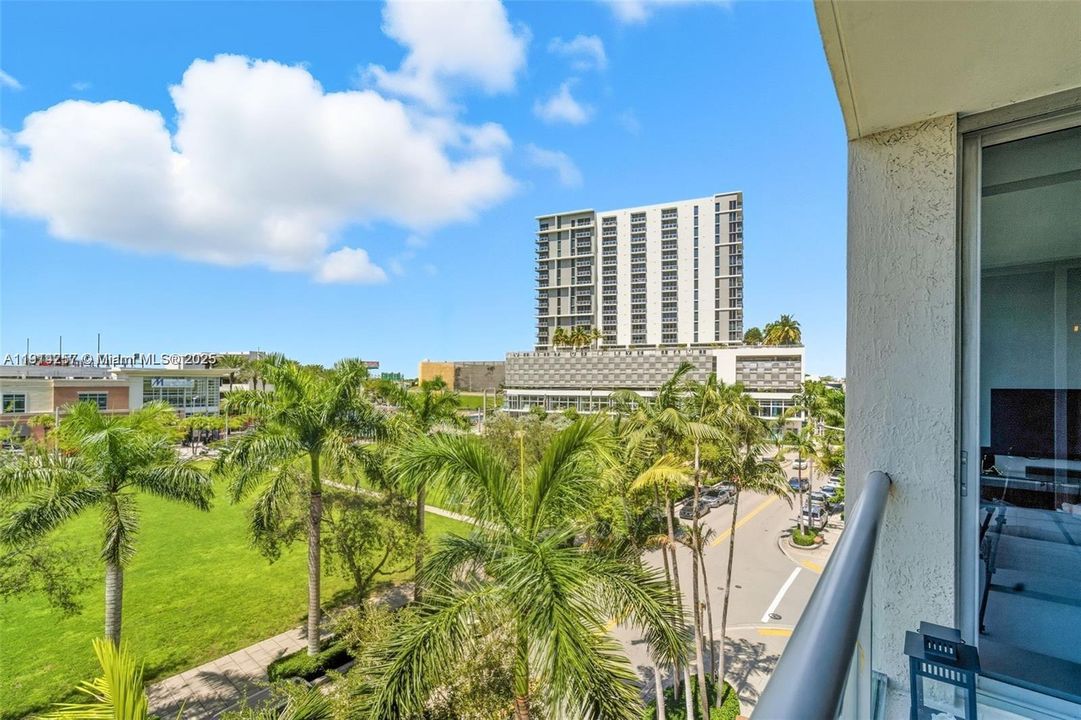 Activo con contrato: $3,500 (1 camas, 1 baños, 802 Pies cuadrados)