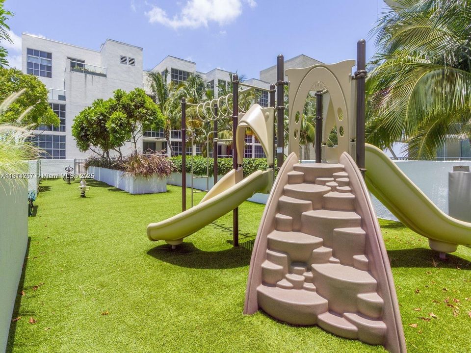 Activo con contrato: $3,500 (1 camas, 1 baños, 802 Pies cuadrados)