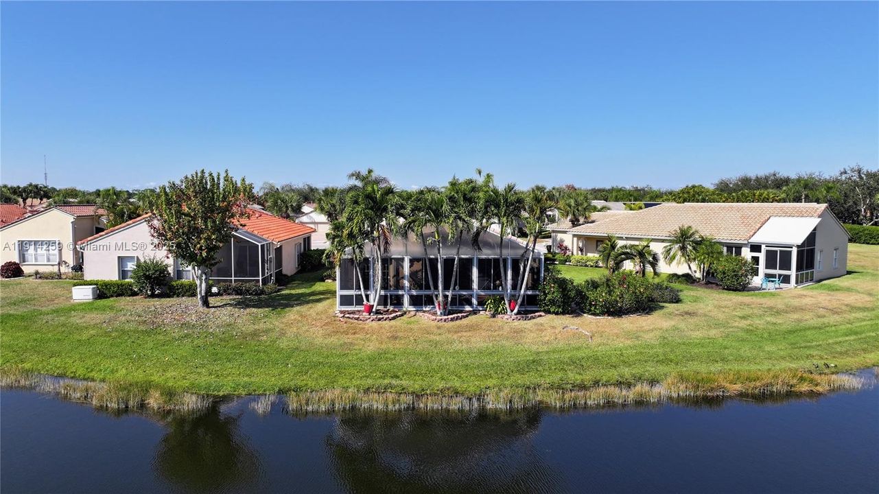 For Sale: $330,000 (2 beds, 2 baths, 1481 Square Feet)