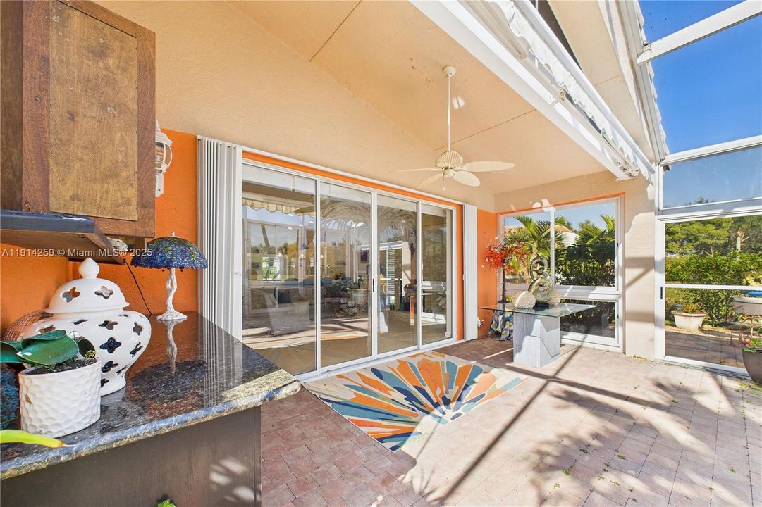 For Sale: $330,000 (2 beds, 2 baths, 1481 Square Feet)