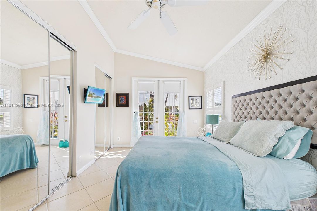 For Sale: $330,000 (2 beds, 2 baths, 1481 Square Feet)