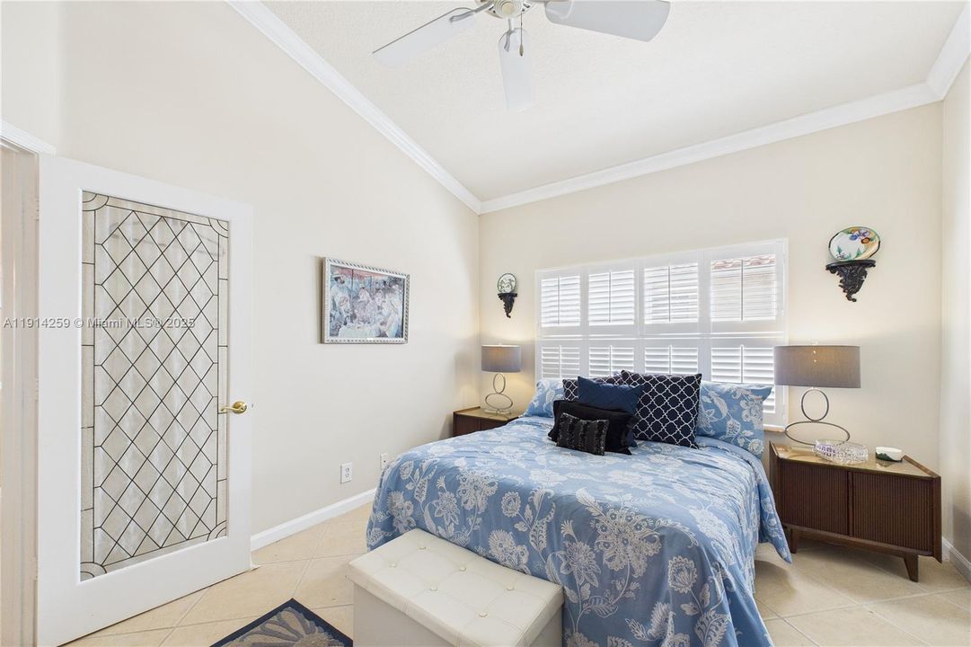 For Sale: $330,000 (2 beds, 2 baths, 1481 Square Feet)