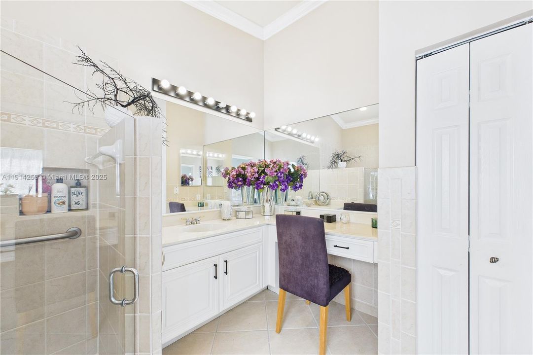 For Sale: $330,000 (2 beds, 2 baths, 1481 Square Feet)