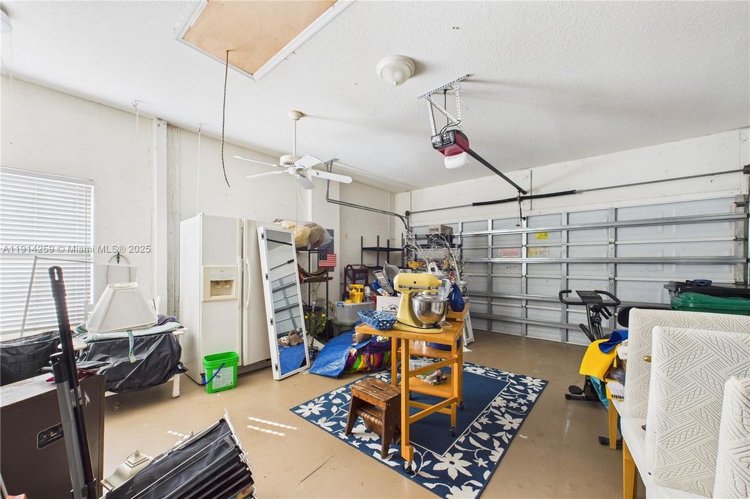 For Sale: $330,000 (2 beds, 2 baths, 1481 Square Feet)