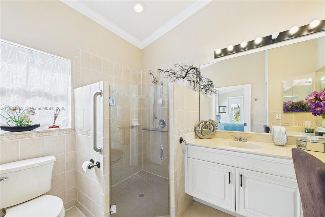 For Sale: $330,000 (2 beds, 2 baths, 1481 Square Feet)