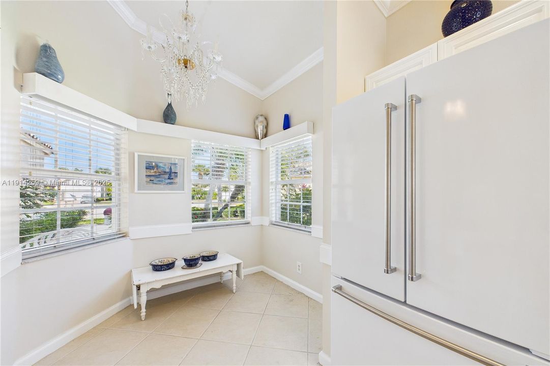 For Sale: $330,000 (2 beds, 2 baths, 1481 Square Feet)