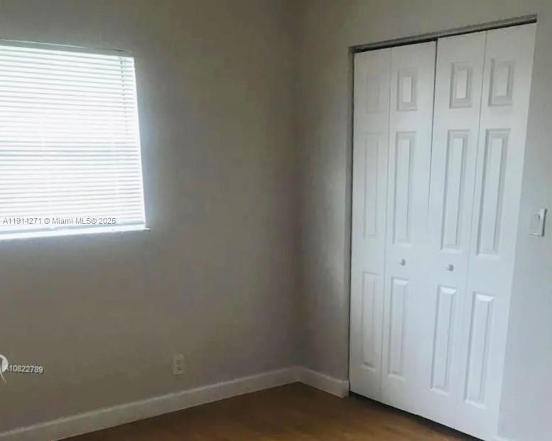 Active With Contract: $1,950 (2 beds, 1 baths, 938 Square Feet)