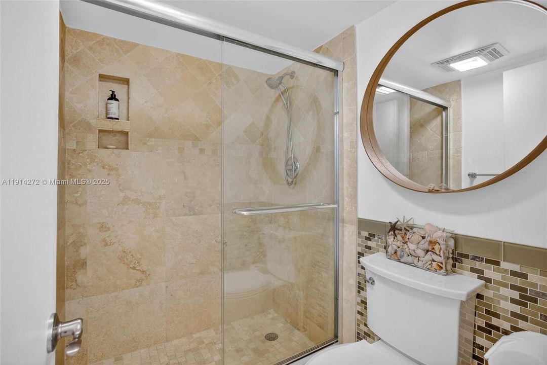 En Venta: $395,000 (3 camas, 2 baños, 1500 Pies cuadrados)