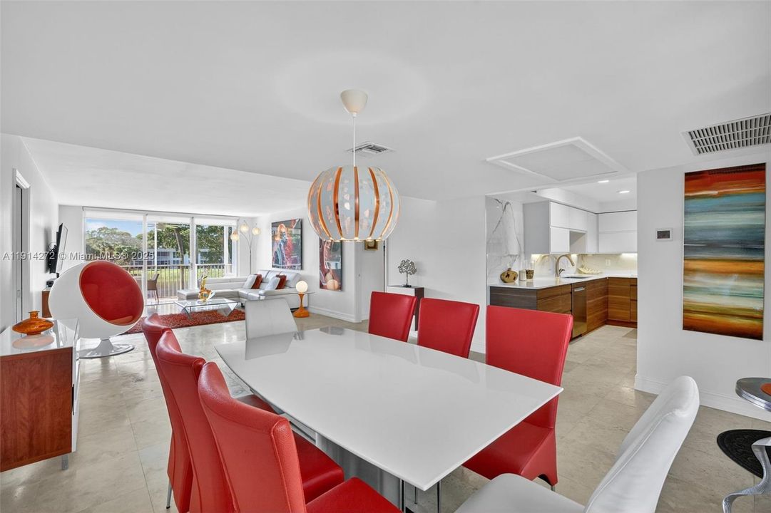 En Venta: $395,000 (3 camas, 2 baños, 1500 Pies cuadrados)