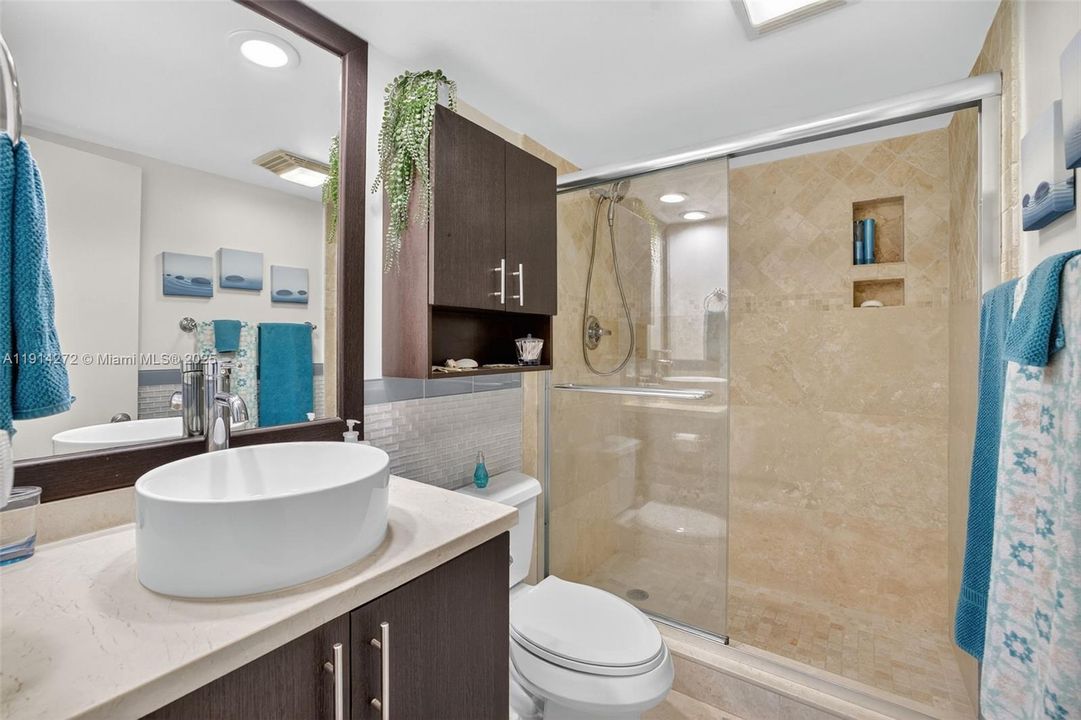 En Venta: $395,000 (3 camas, 2 baños, 1500 Pies cuadrados)