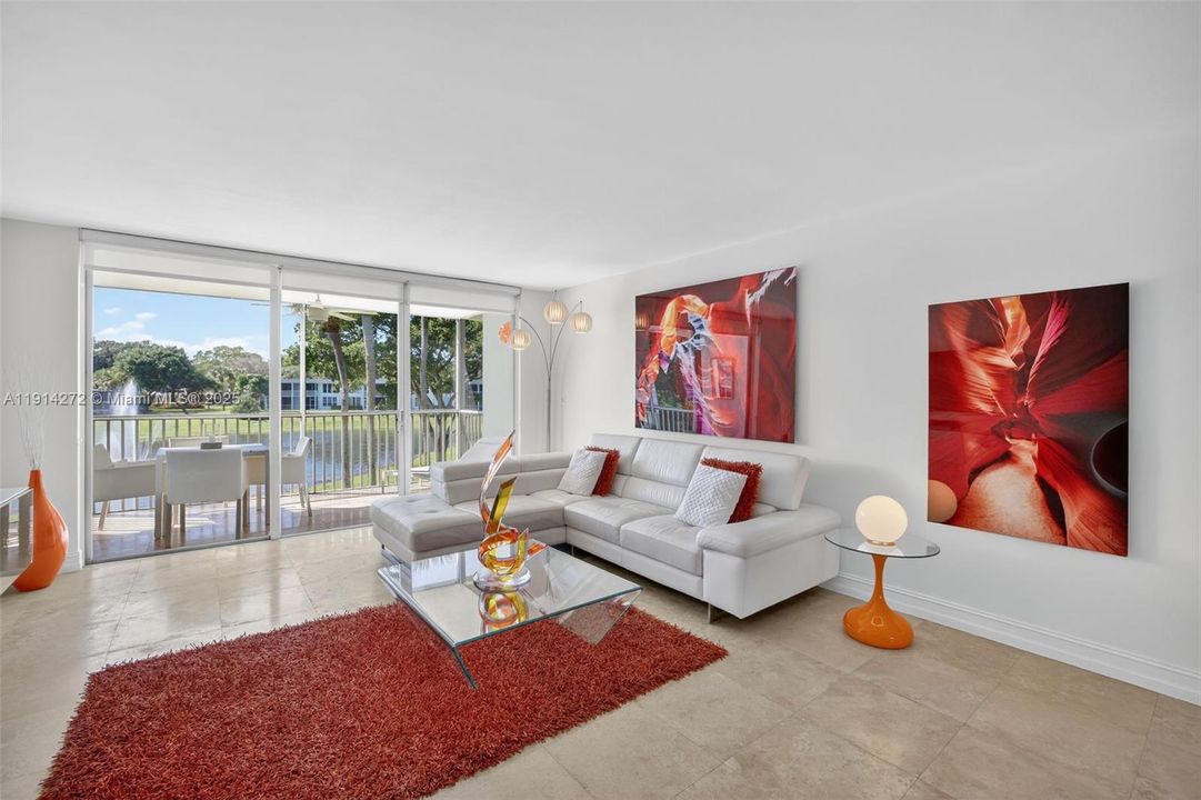 En Venta: $395,000 (3 camas, 2 baños, 1500 Pies cuadrados)