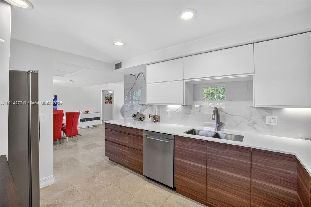 En Venta: $395,000 (3 camas, 2 baños, 1500 Pies cuadrados)