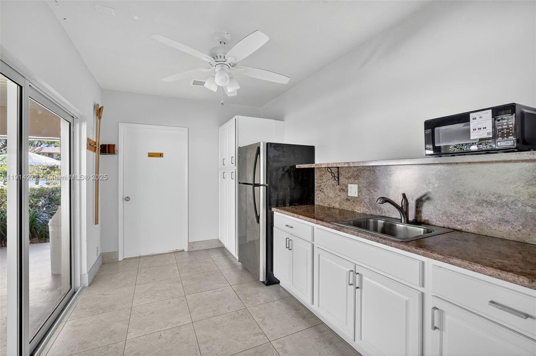 En Venta: $395,000 (3 camas, 2 baños, 1500 Pies cuadrados)