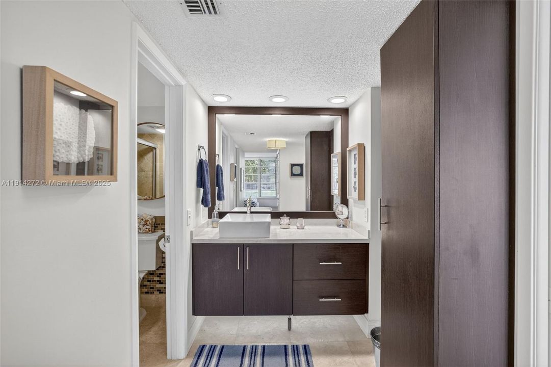 En Venta: $395,000 (3 camas, 2 baños, 1500 Pies cuadrados)