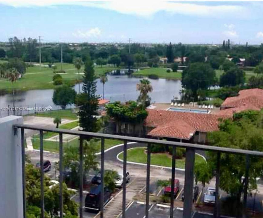 待售: $139,900 (2 贝兹, 2 浴室, 972 平方英尺)