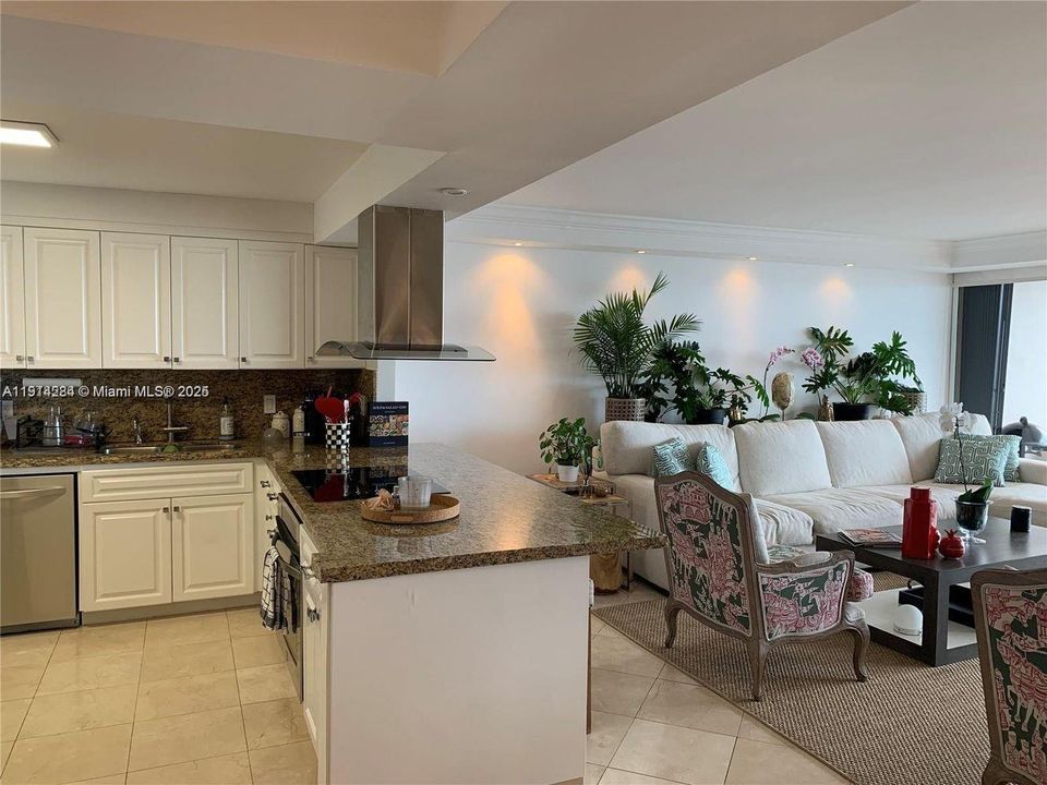 For Sale: $1,750,000 (2 beds, 2 baths, 1882 Square Feet)